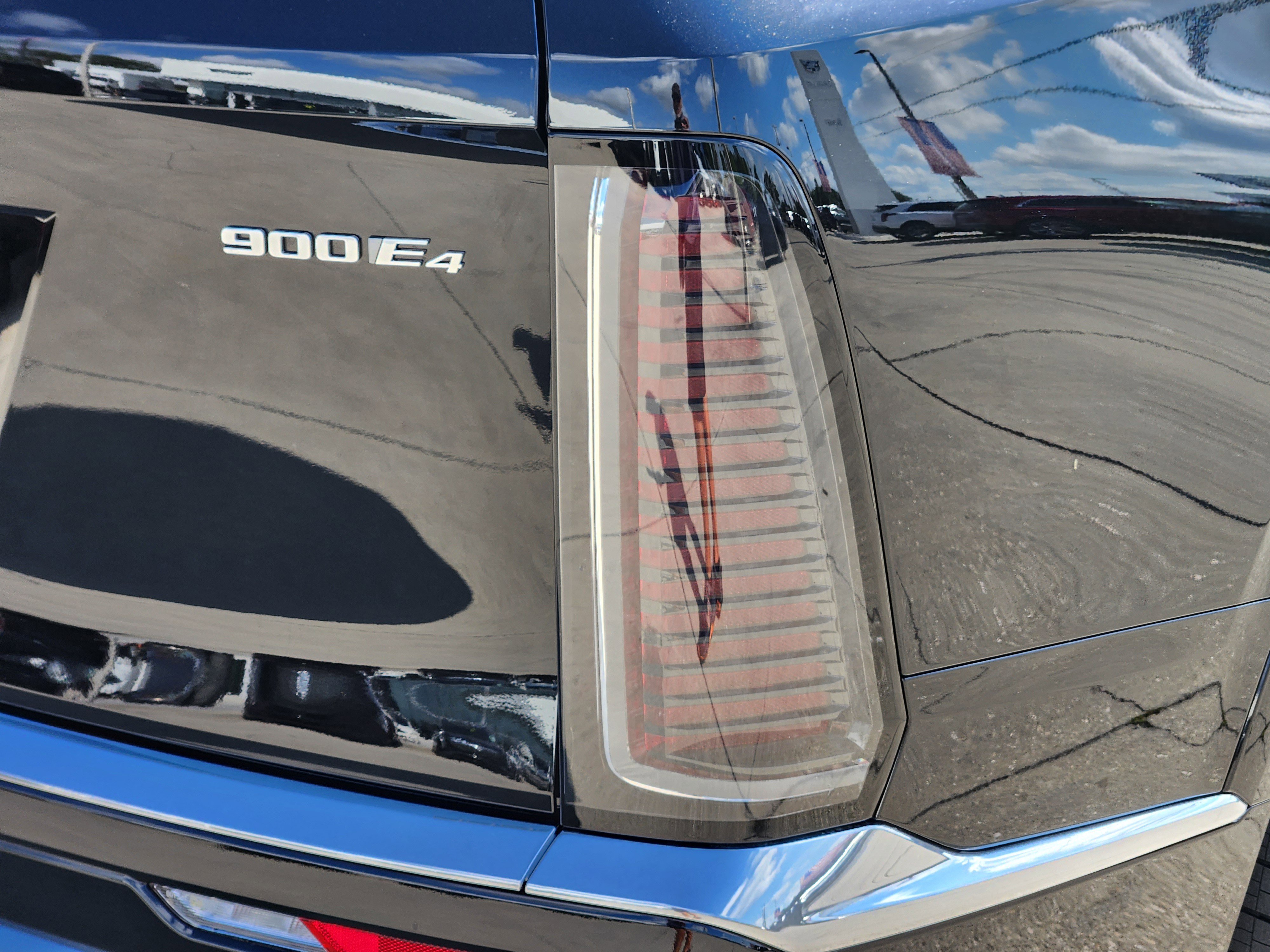 New 2026 Cadillac Vistiq Premium Luxury image 10