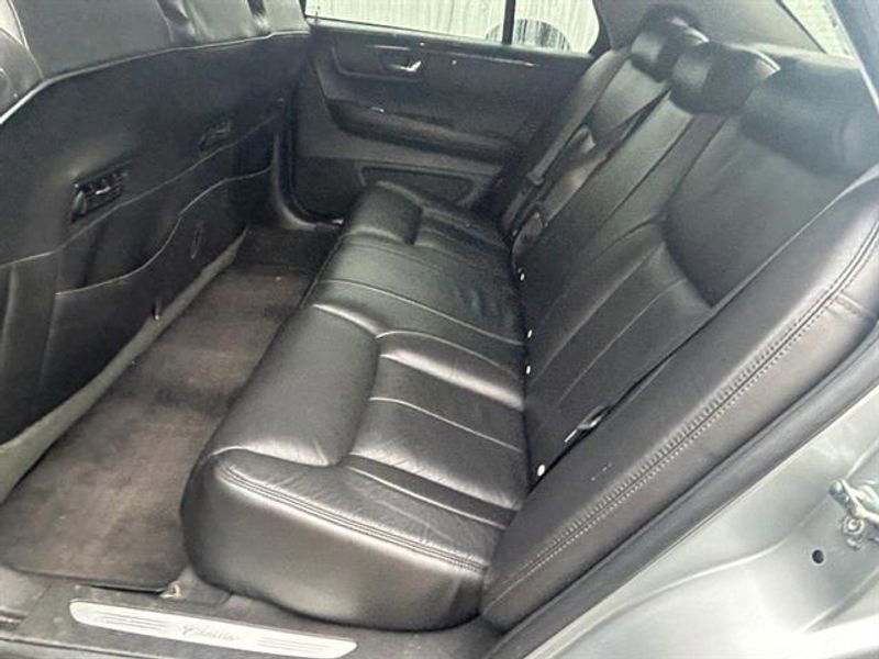 Used 2011 Cadillac DTS Limousine image 24