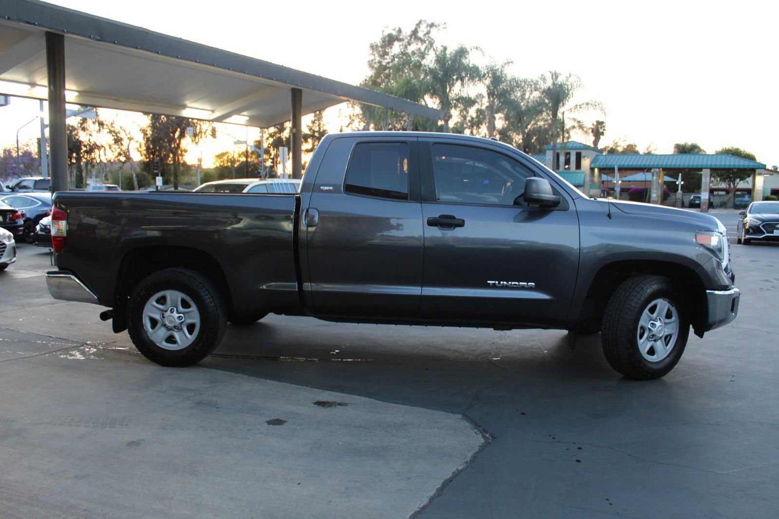 Used 2018 Toyota Tundra SR5 RWD image 6
