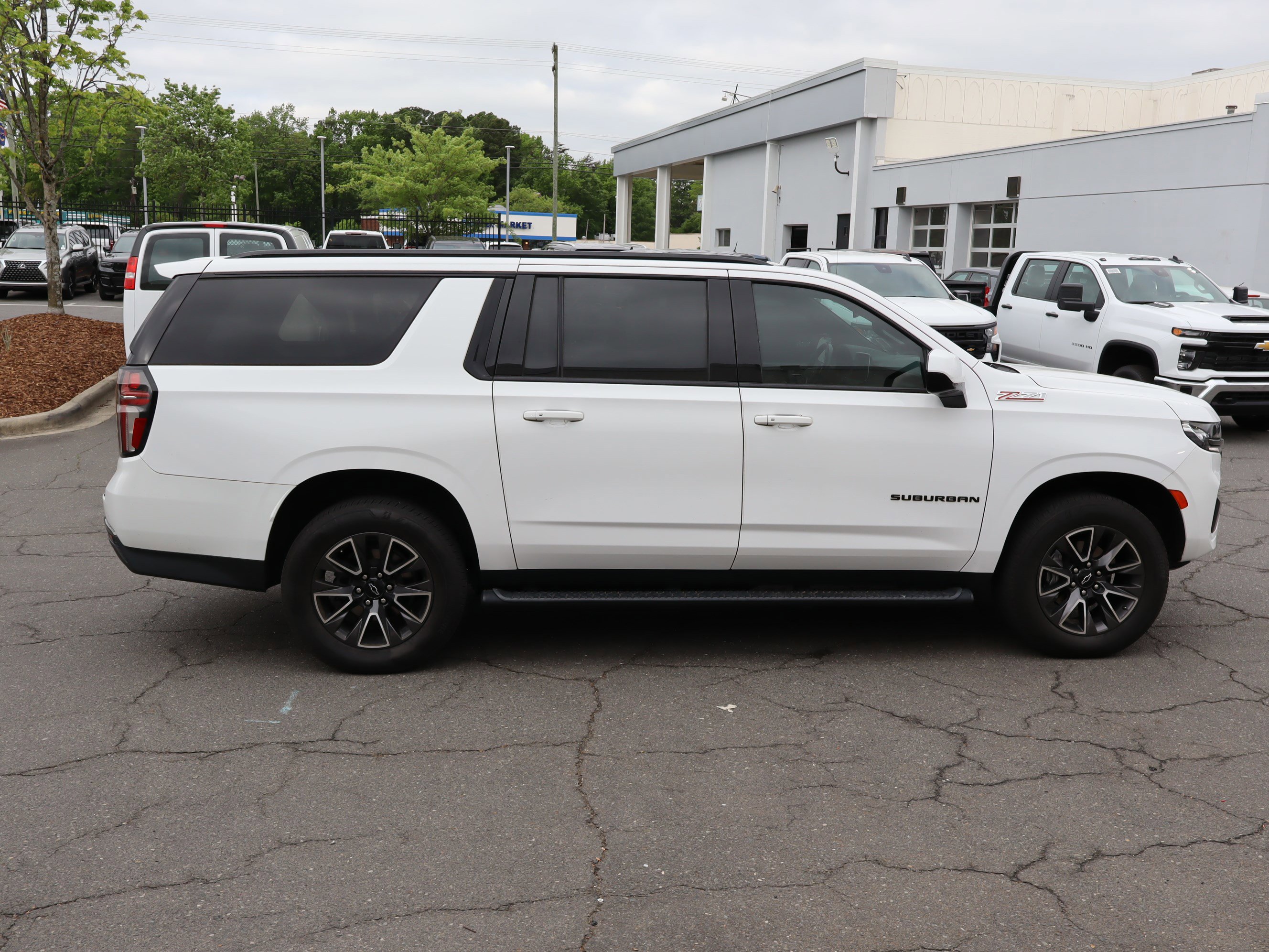 Used 2021 Chevrolet Suburban Z71 w/ Rear Media and Nav Package AWD/4WD image 22