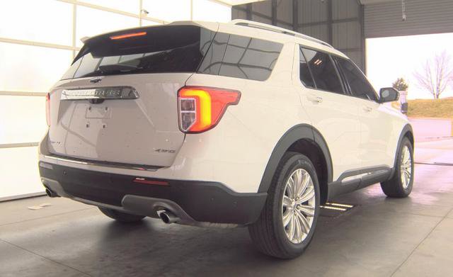 Used 2022 Ford Explorer Limited w/ Equipment Group 301A AWD/4WD image 2