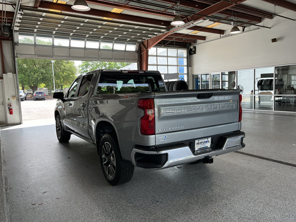 Used 2023 Chevrolet Silverado 1500 LT AWD/4WD image 6