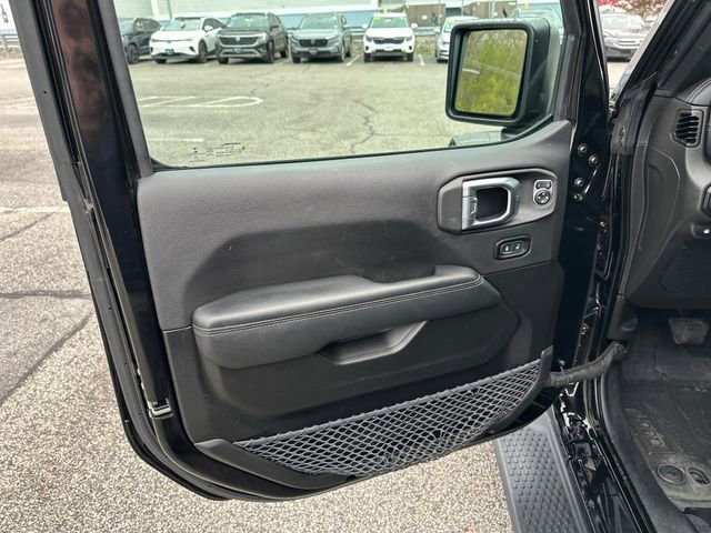 Used 2023 Jeep Wrangler Unlimited Sahara w/ Cold Weather Group AWD/4WD image 10