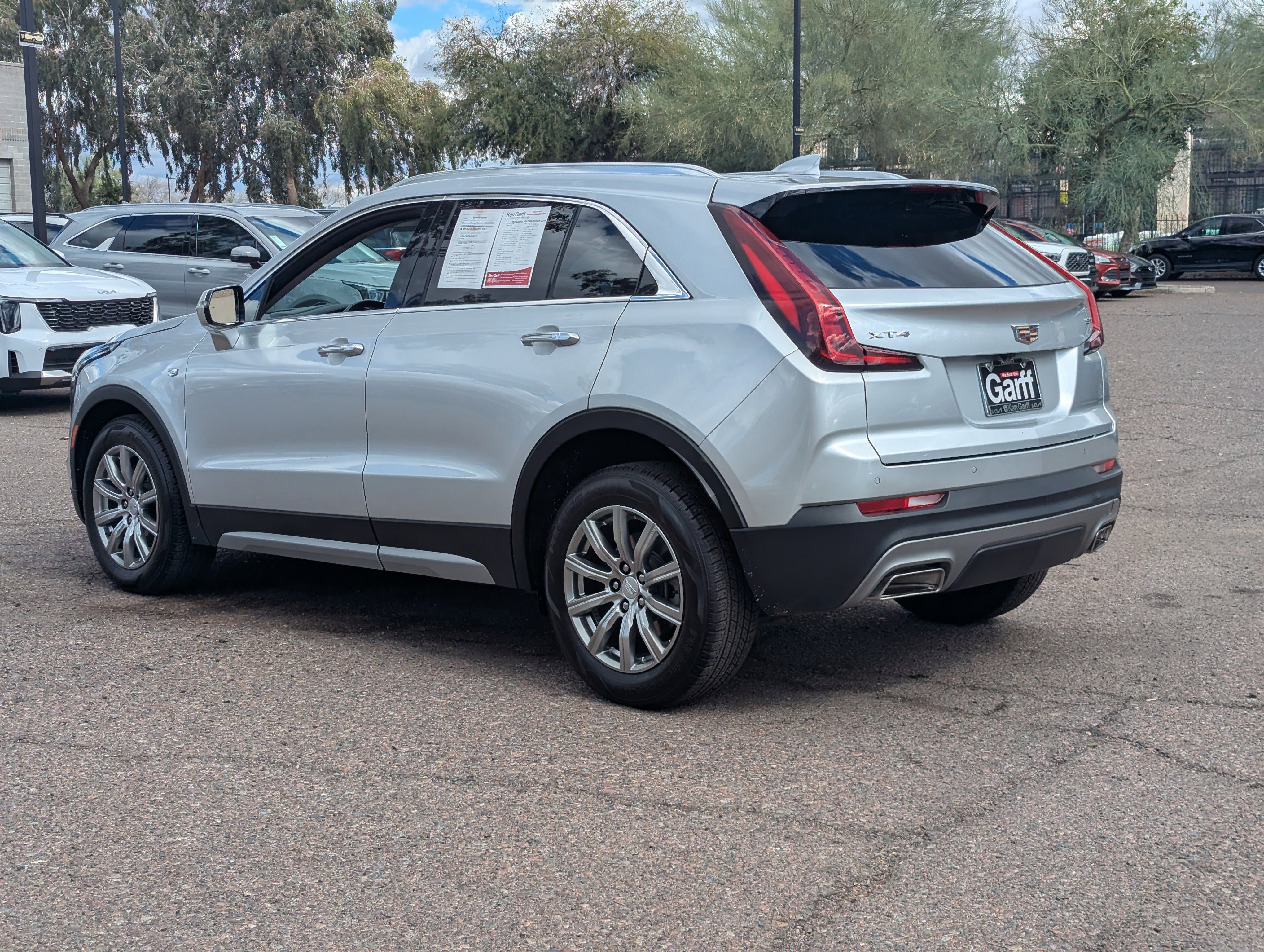 Used 2021 Cadillac XT4 Premium Luxury image 4