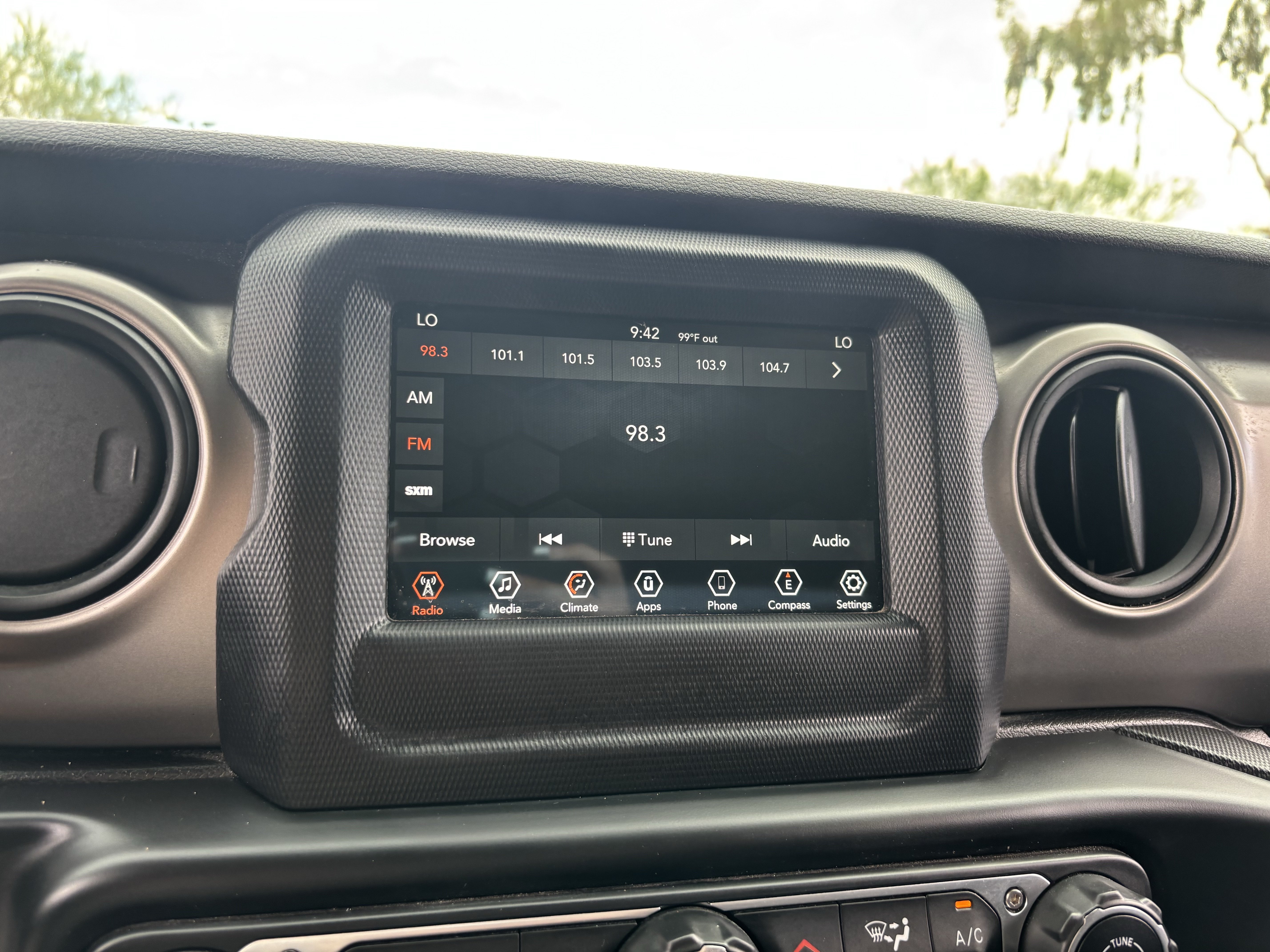 Used 2020 Jeep Gladiator Sport w/ Quick Order Package 24S AWD/4WD image 20