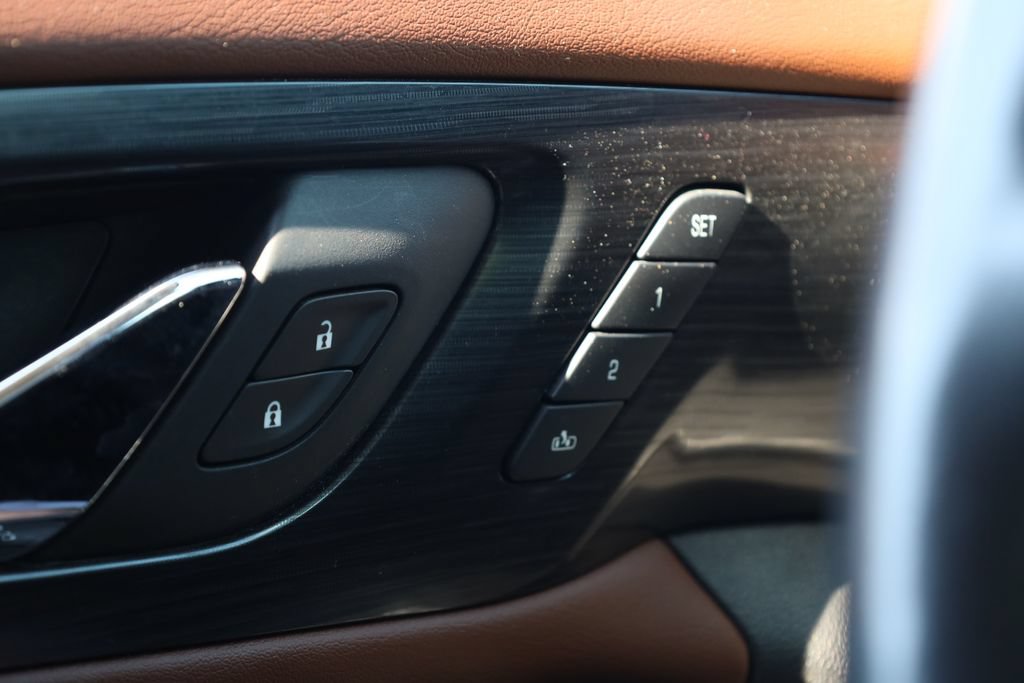 Used 2020 Chevrolet Traverse High Country w/ LPO, Floor Liner Package AWD/4WD image 20