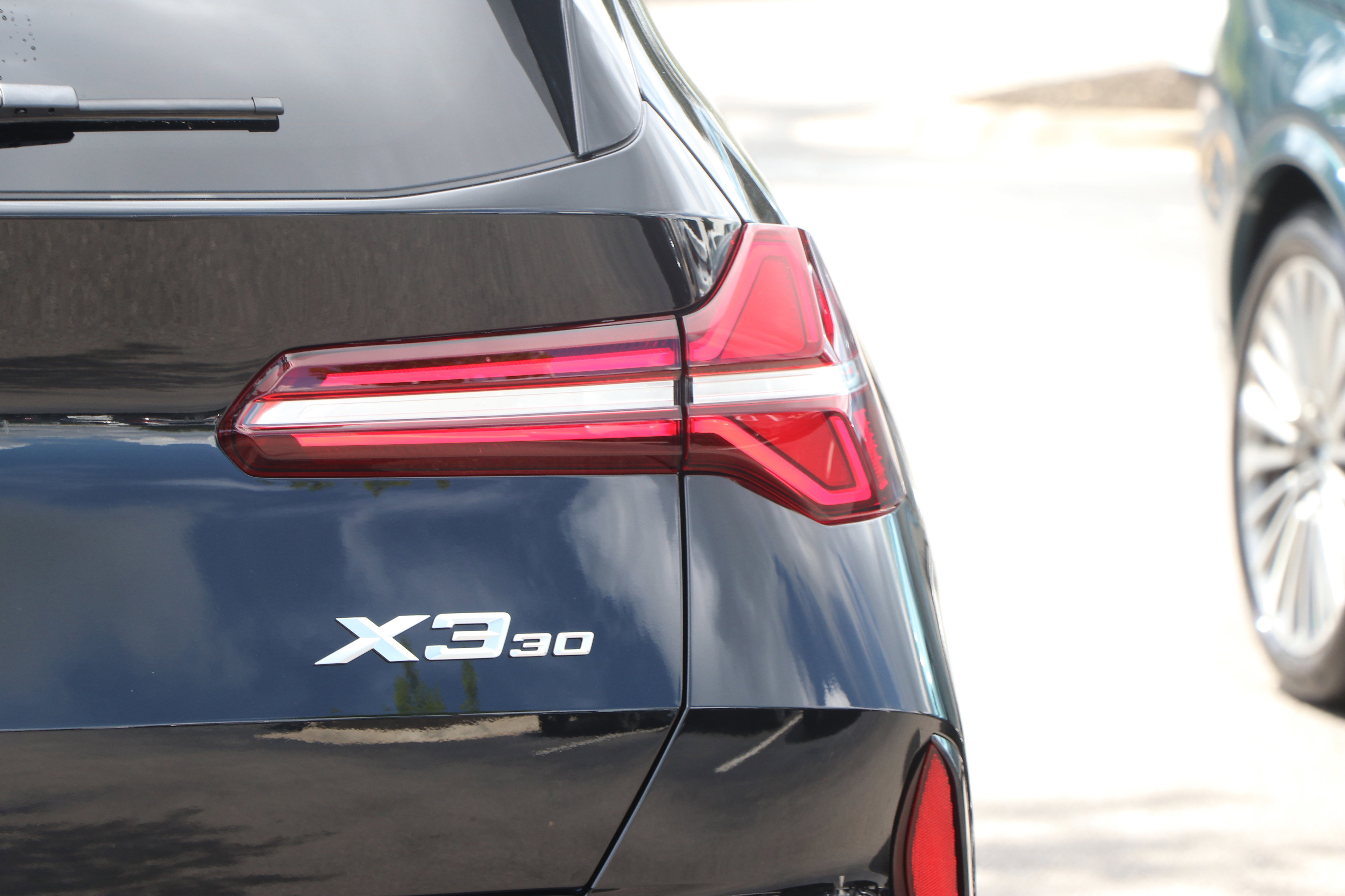 Certified 2025 BMW X3 xDrive30i w/ Premium Package AWD/4WD image 11