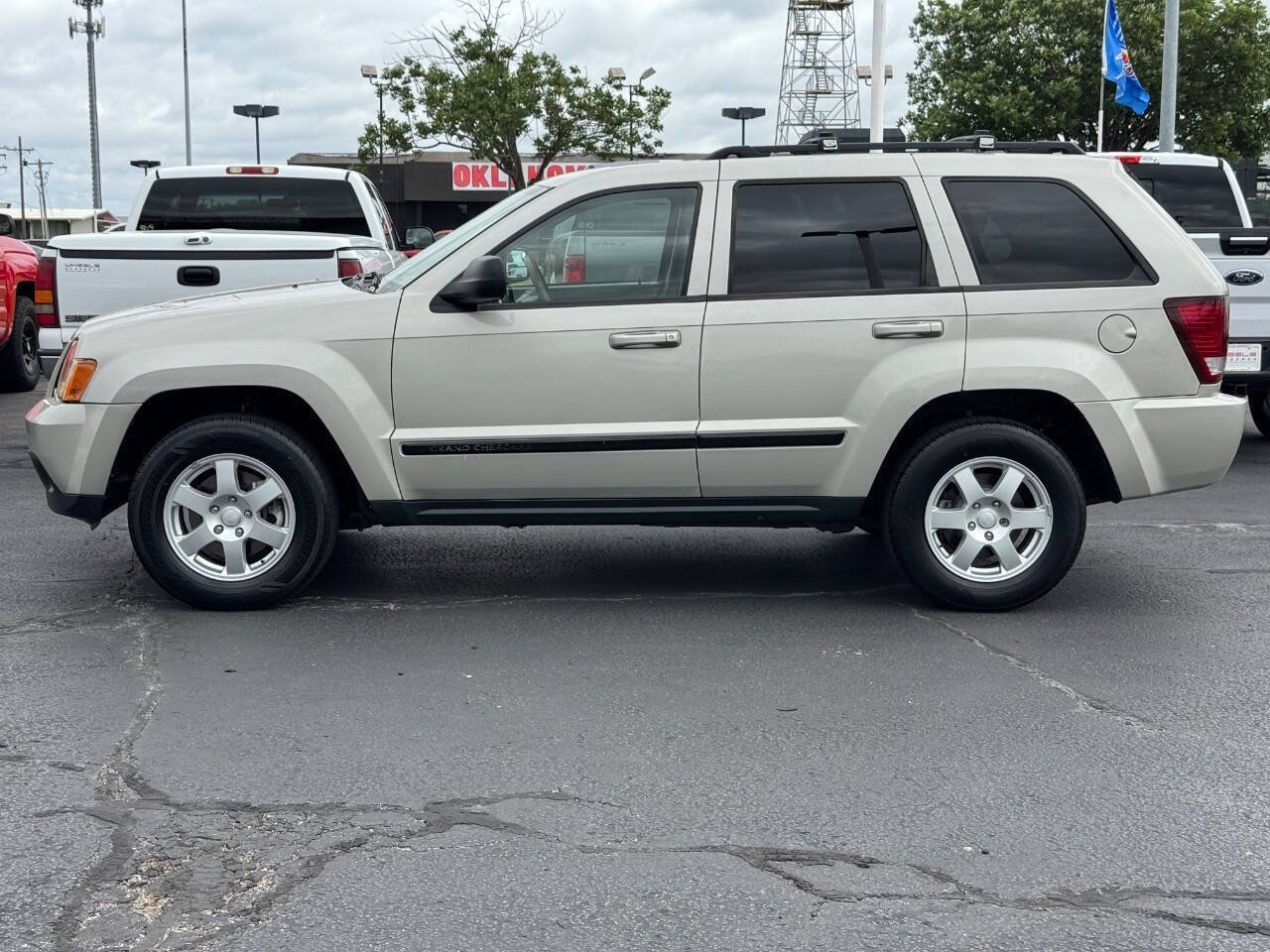 Used 2009 Jeep Grand Cherokee Laredo AWD/4WD image 8