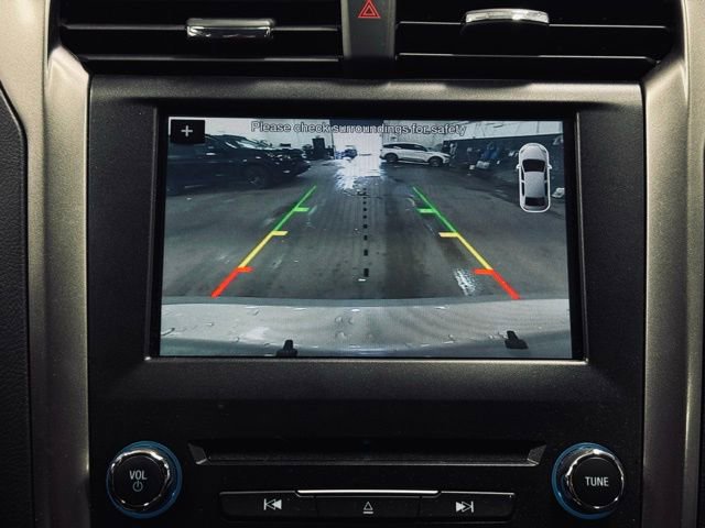 Used 2017 Ford Fusion SE w/ Fusion SE Technology Package image 36