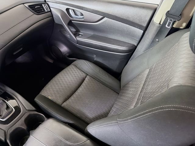 Used 2020 Nissan Rogue SV FWD image 23