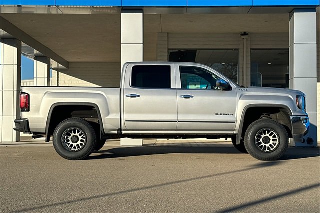 Used 2018 GMC Sierra 1500 SLT w/ SLT Premium Package image 4