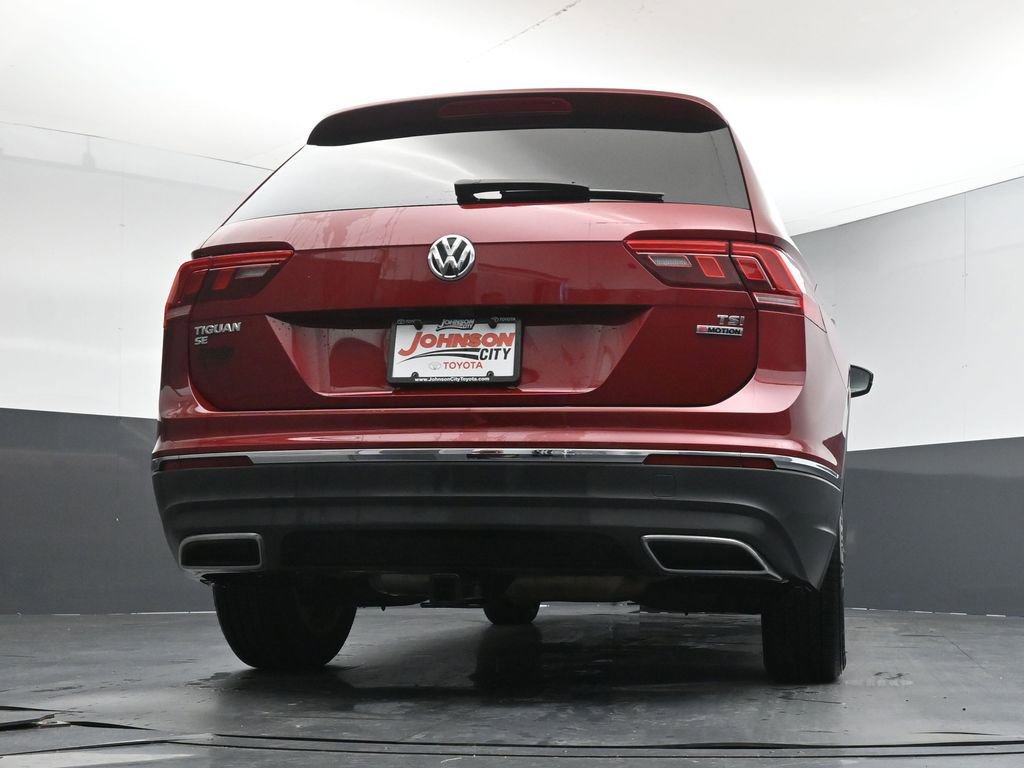 Used 2018 Volkswagen Tiguan SE AWD/4WD image 38