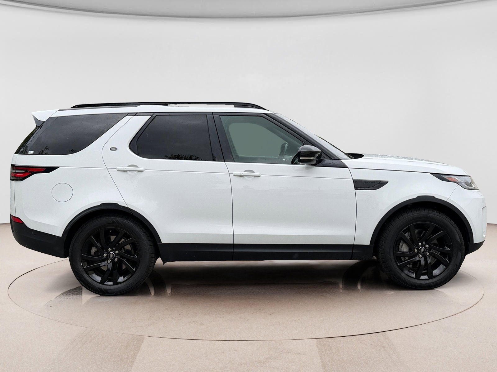 Used 2019 Land Rover Discovery HSE AWD/4WD image 6