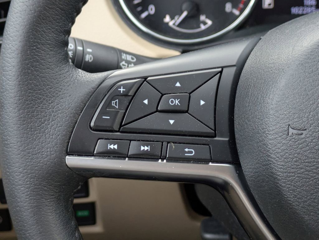 Used 2019 Nissan Rogue SL w/ Premium Package image 26