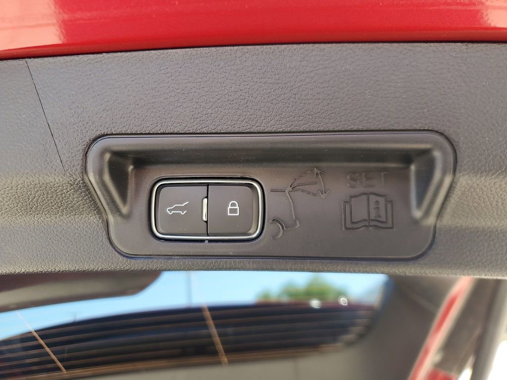 Used 2025 Ford Explorer ST-Line w/ ST-Line Street Pack image 7