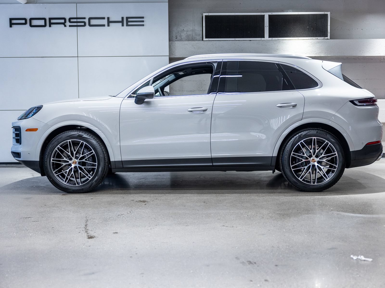 New 2026 Porsche Cayenne AWD/4WD image 2
