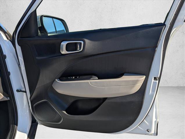 Certified 2025 Hyundai Venue SEL FWD image 26
