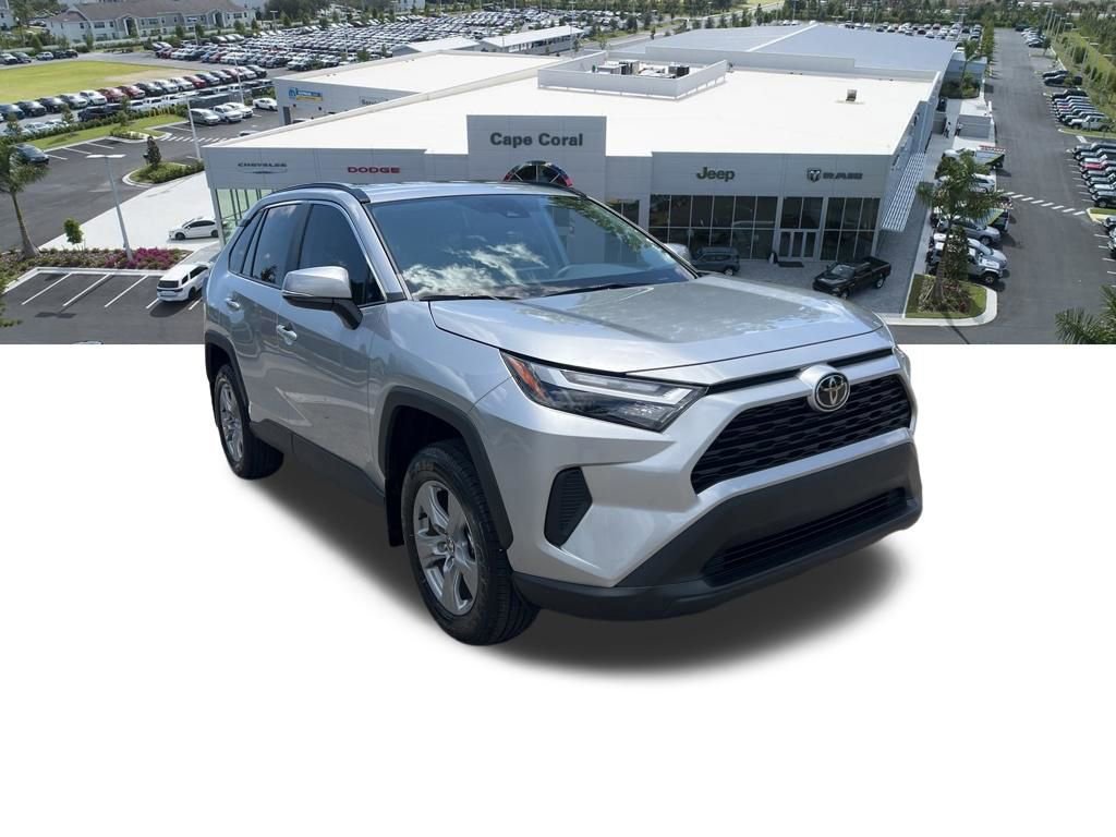 Used 2025 Toyota RAV4 XLE FWD image 9
