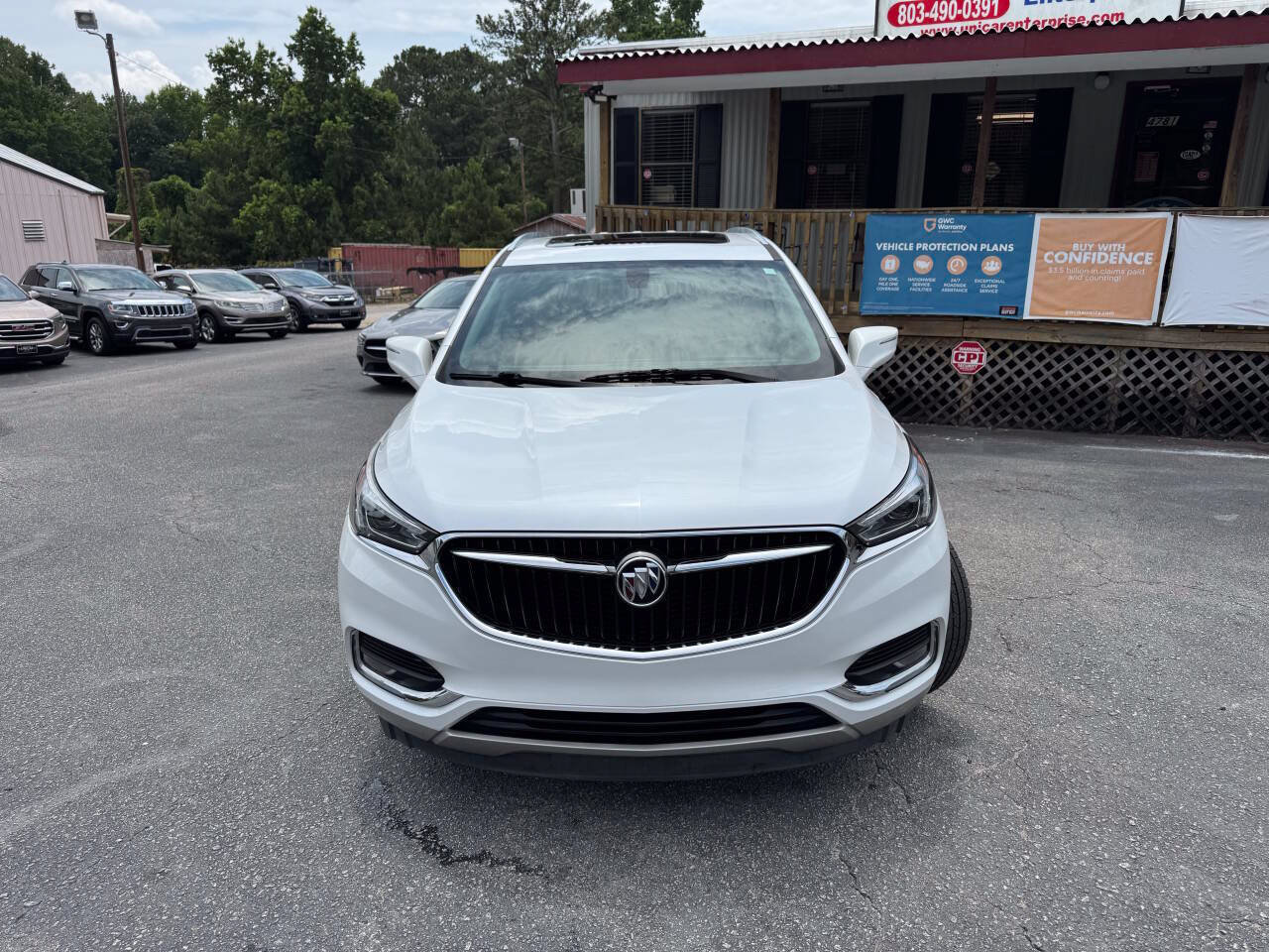 Used 2019 Buick Enclave Essence FWD image 2