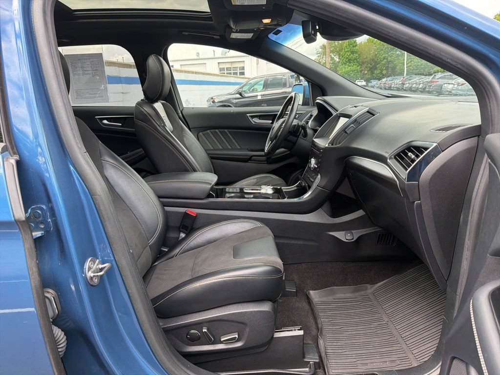 Used 2019 Ford Edge ST w/ Equipment Group 401A AWD/4WD image 25