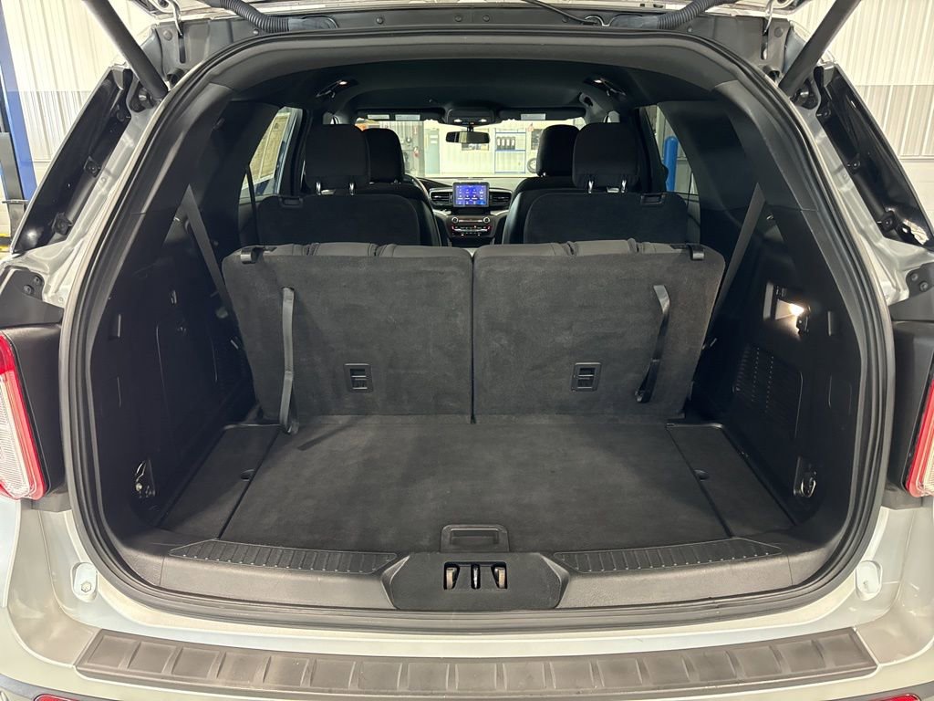 Used 2020 Ford Explorer XLT w/ Comfort Package image 31