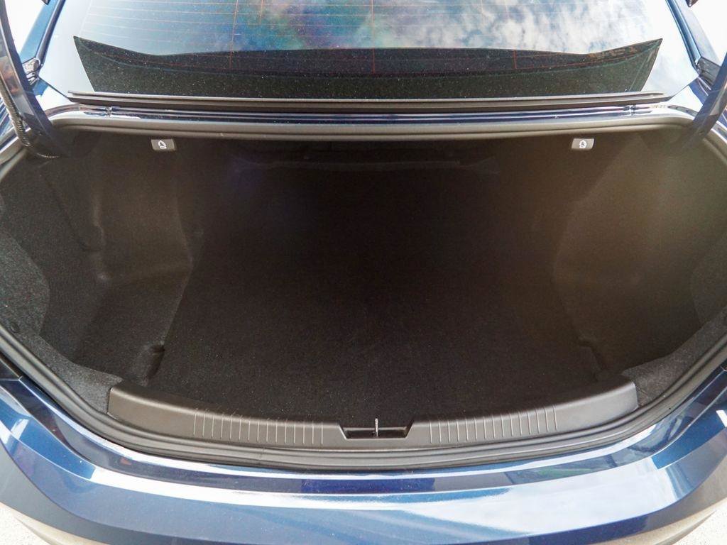 Used 2019 Chevrolet Malibu LT FWD image 10
