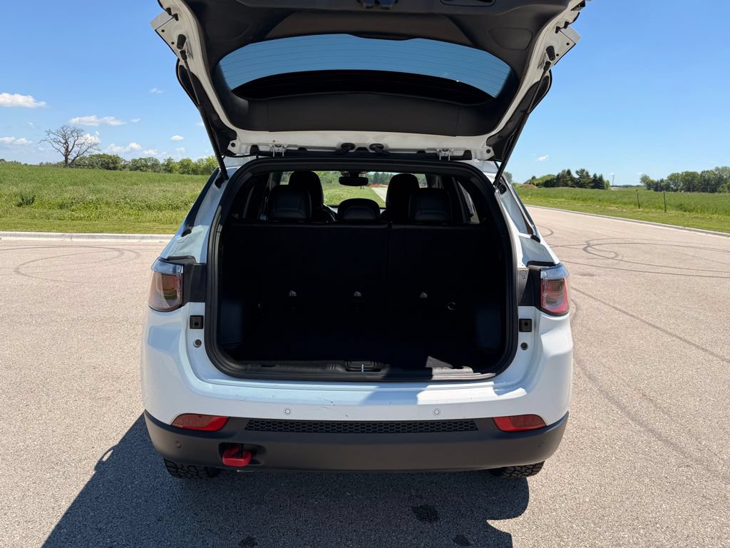 Used 2025 Jeep Compass Trailhawk AWD/4WD image 18