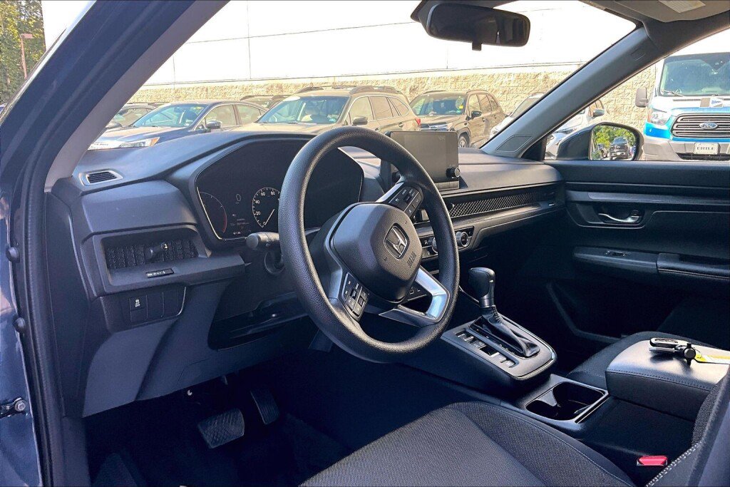 Used 2025 Honda CR-V EX image 10