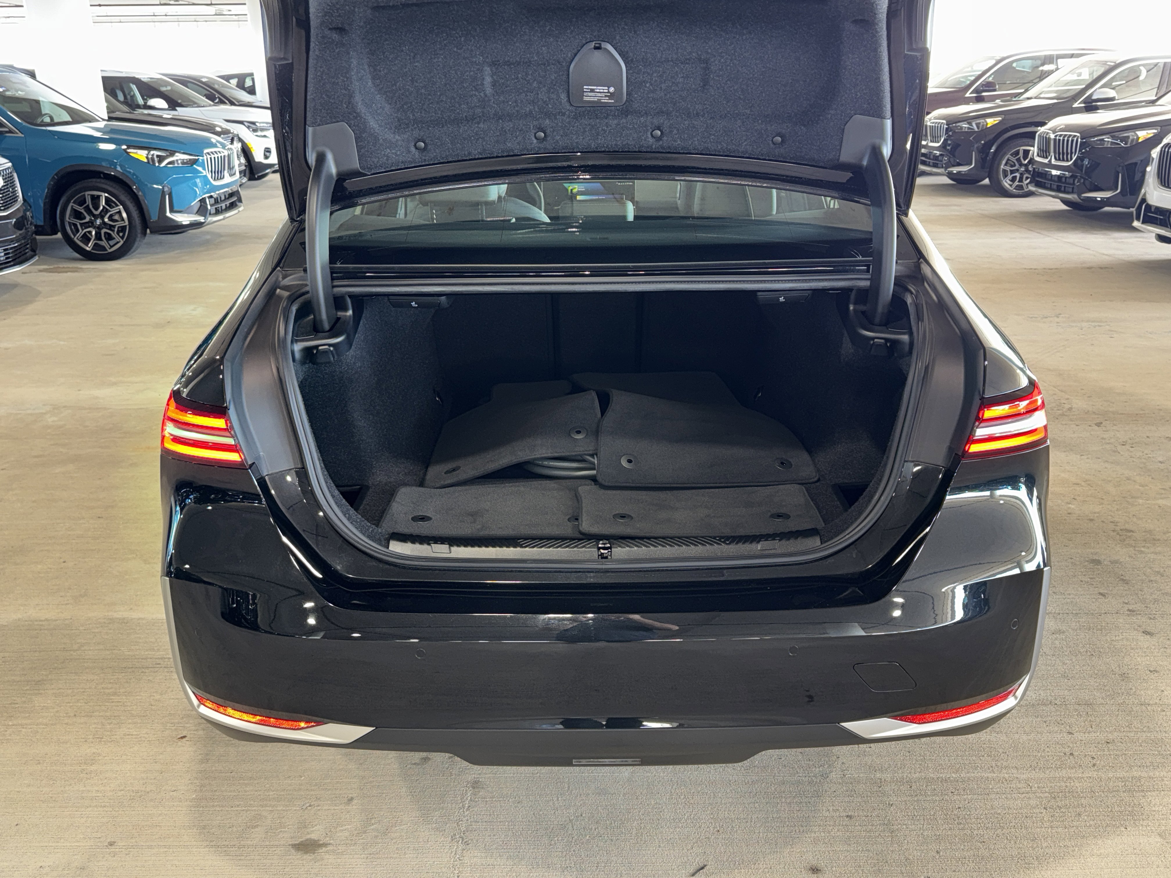 Certified 2024 BMW i5 eDrive40i w/ M Sport Package image 13