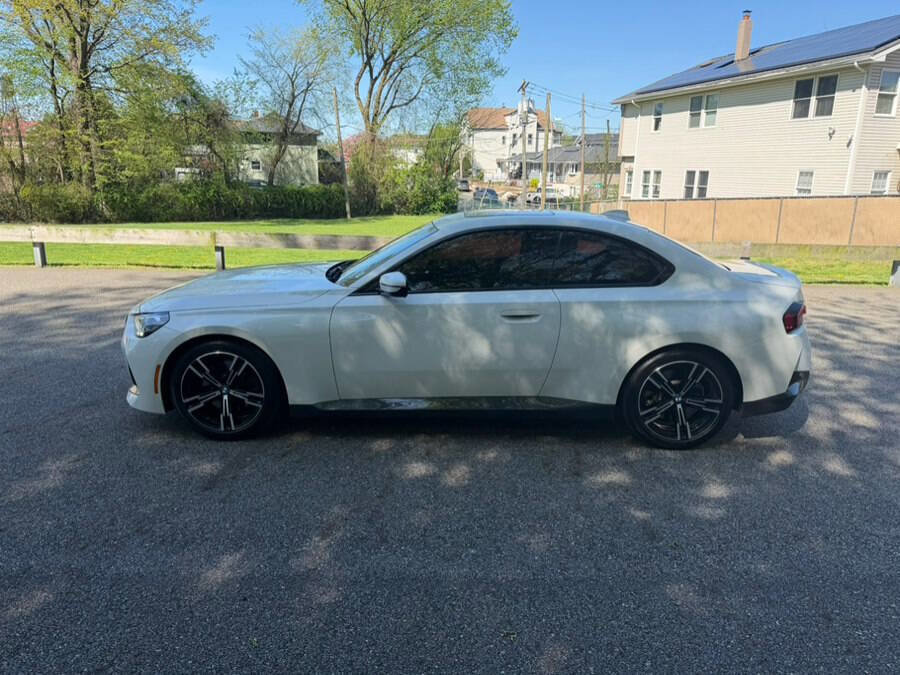 Used 2022 BMW 230i Coupe w/ M Sport Package RWD image 6