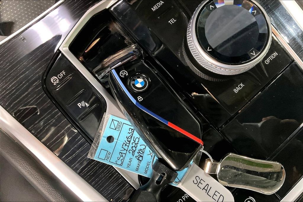 Used 2025 BMW X6 M60i AWD/4WD image 12