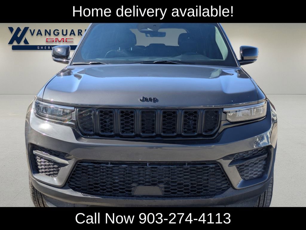 Used 2025 Jeep Grand Cherokee Altitude image 4