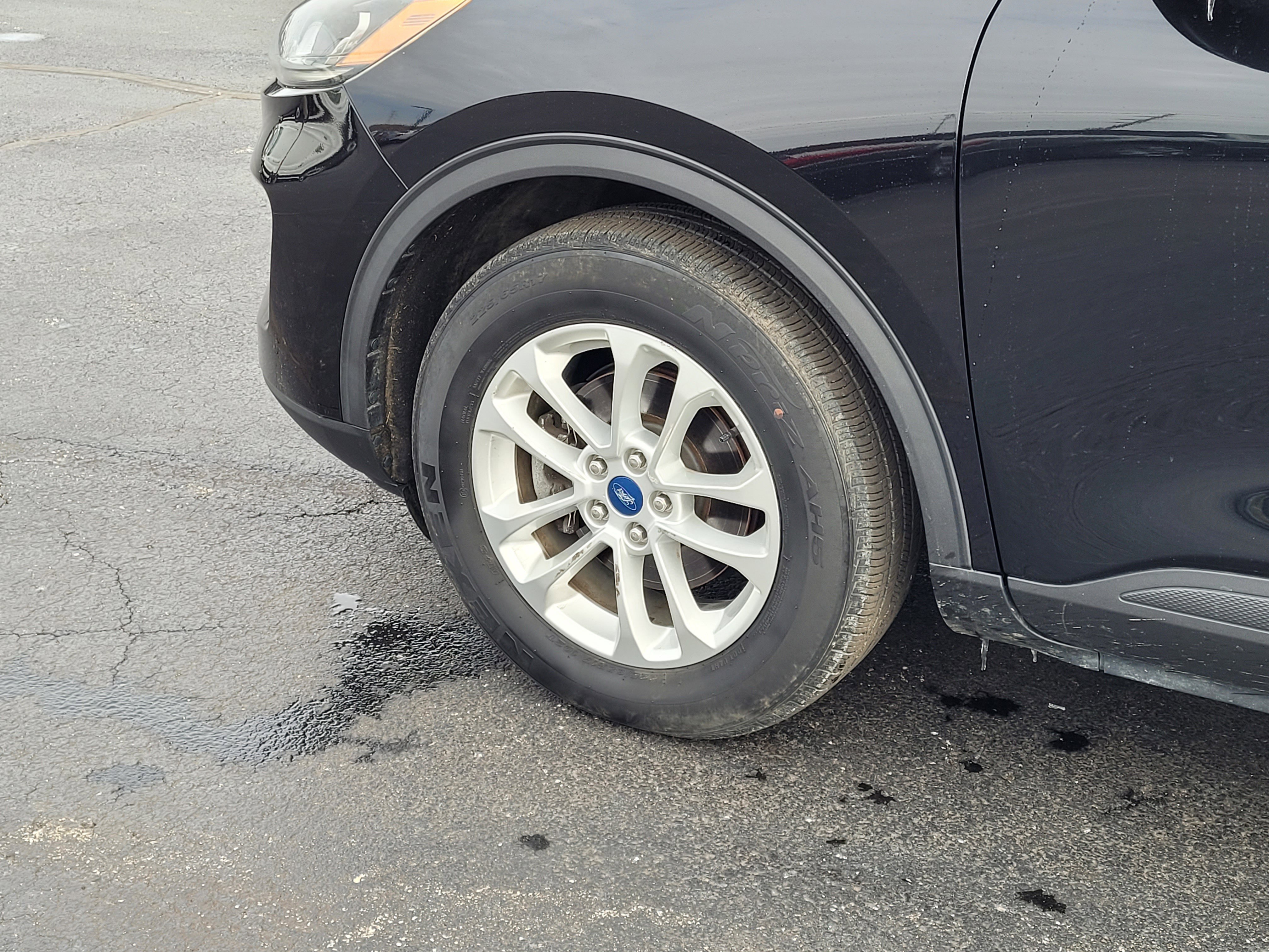 Used 2020 Ford Escape SE image 10