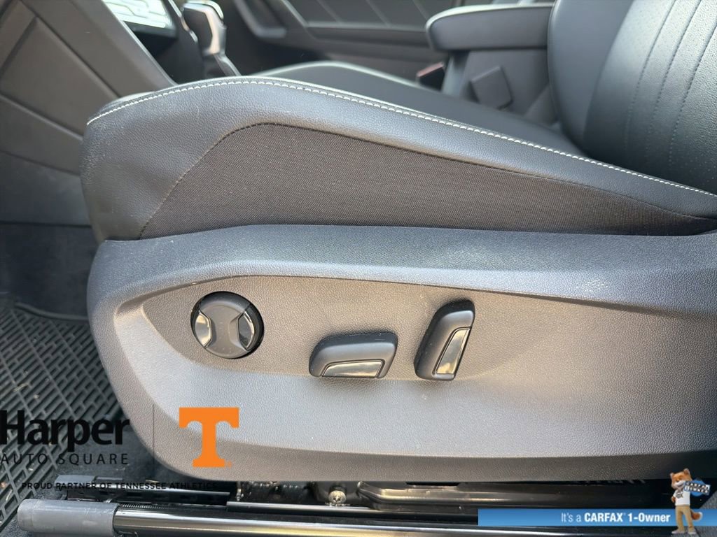 Used 2024 Volkswagen Tiguan SE image 19