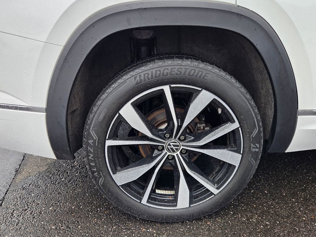 Used 2024 Volkswagen Atlas SEL Premium R-Line AWD/4WD image 10