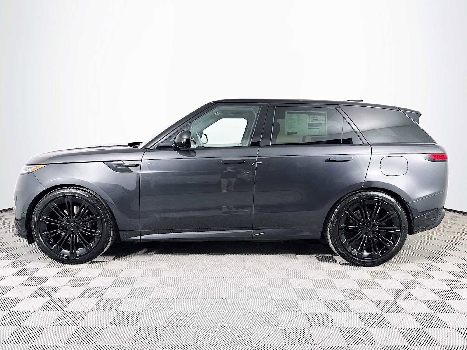 New 2026 Land Rover Range Rover Sport Dynamic SE AWD/4WD image 8