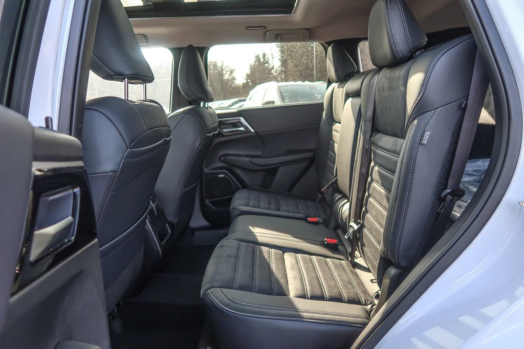 New 2026 Mitsubishi Outlander AWD image 26
