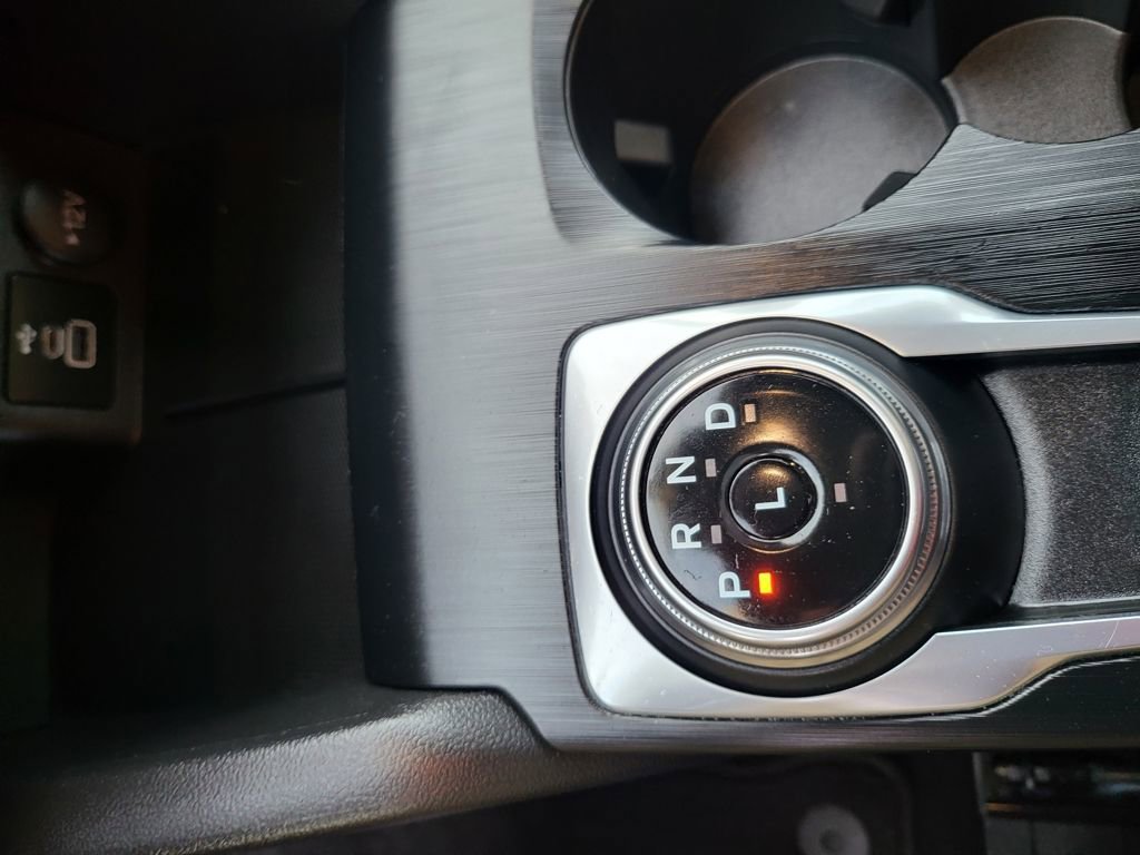 Used 2025 Ford Escape ST-Line image 9