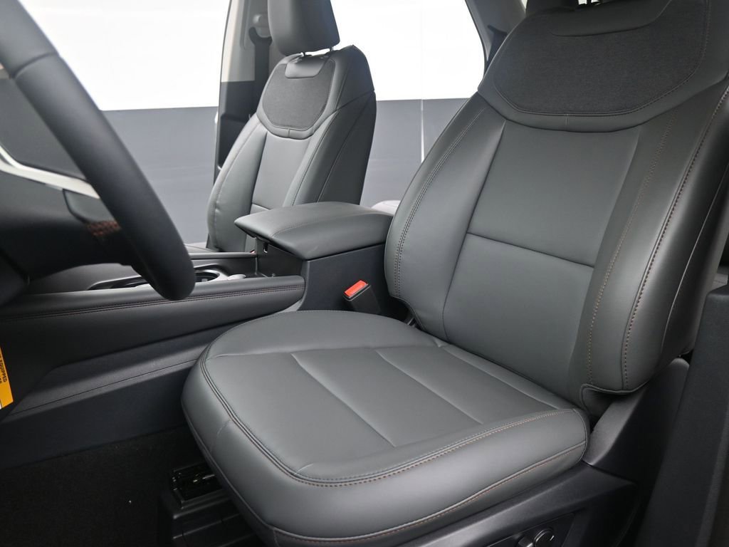 New 2026 Ford Explorer Active w/ Active Comfort Package image 3