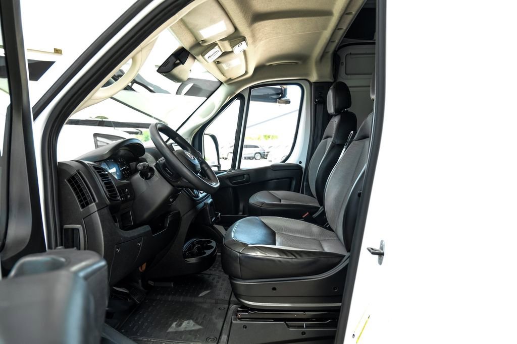 Used 2025 RAM ProMaster 2500 w/ Convenience Group FWD image 3