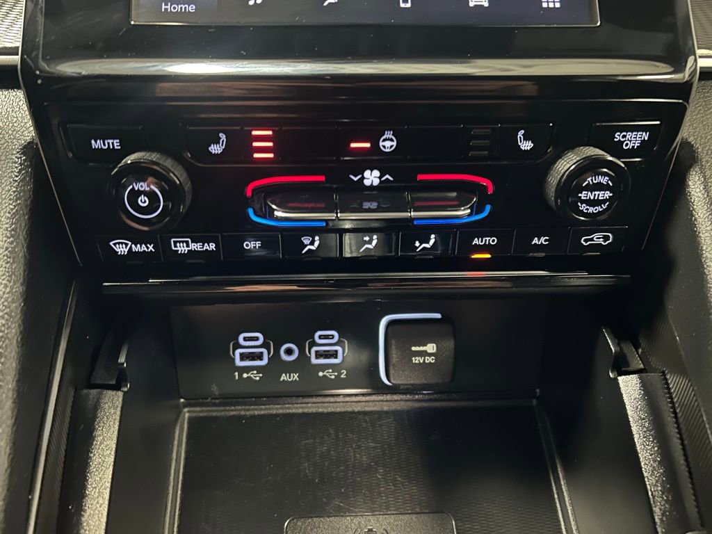 Used 2024 Jeep Grand Cherokee Altitude image 16