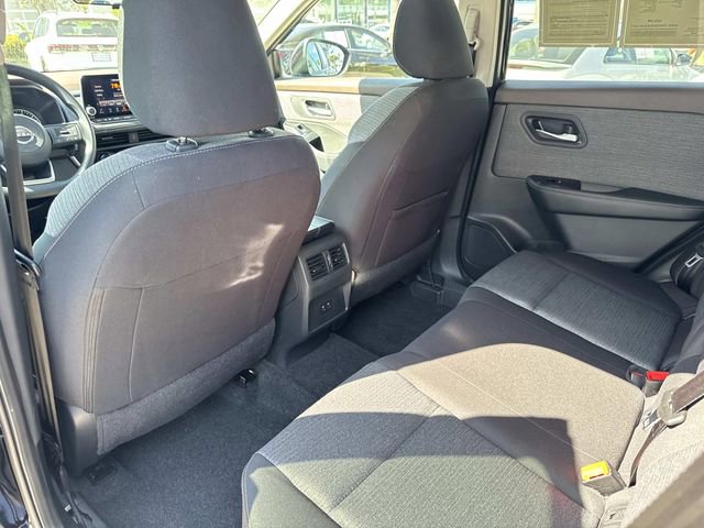Used 2023 Nissan Rogue SV FWD image 10