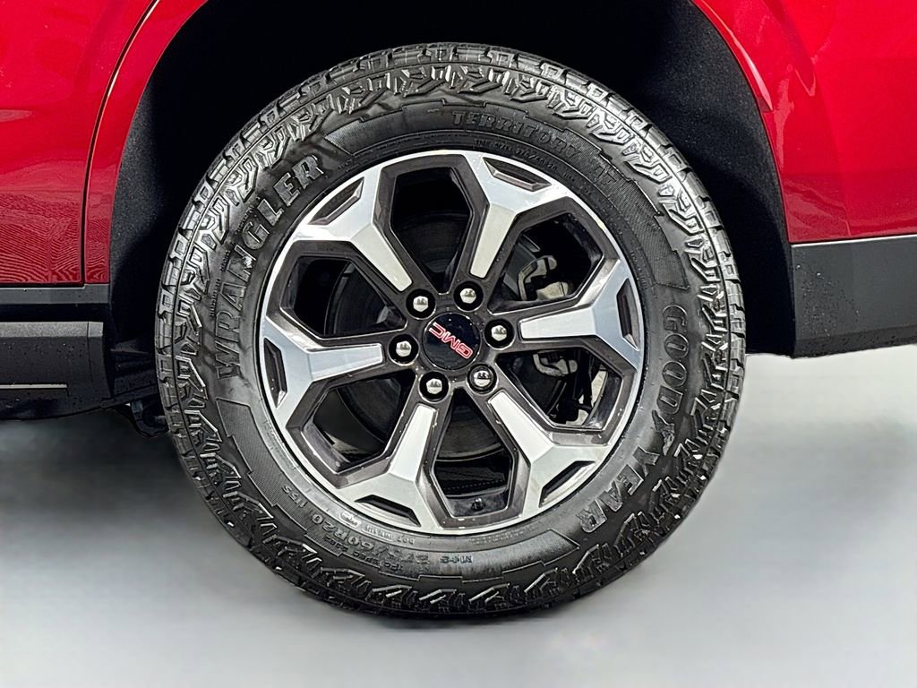 New 2026 GMC Yukon AT4 Ultimate w/ LPO, Floor Liner Package image 34