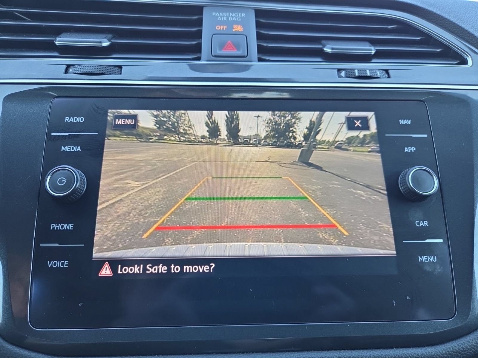 Used 2019 Volkswagen Tiguan SEL Premium R-Line AWD/4WD image 29