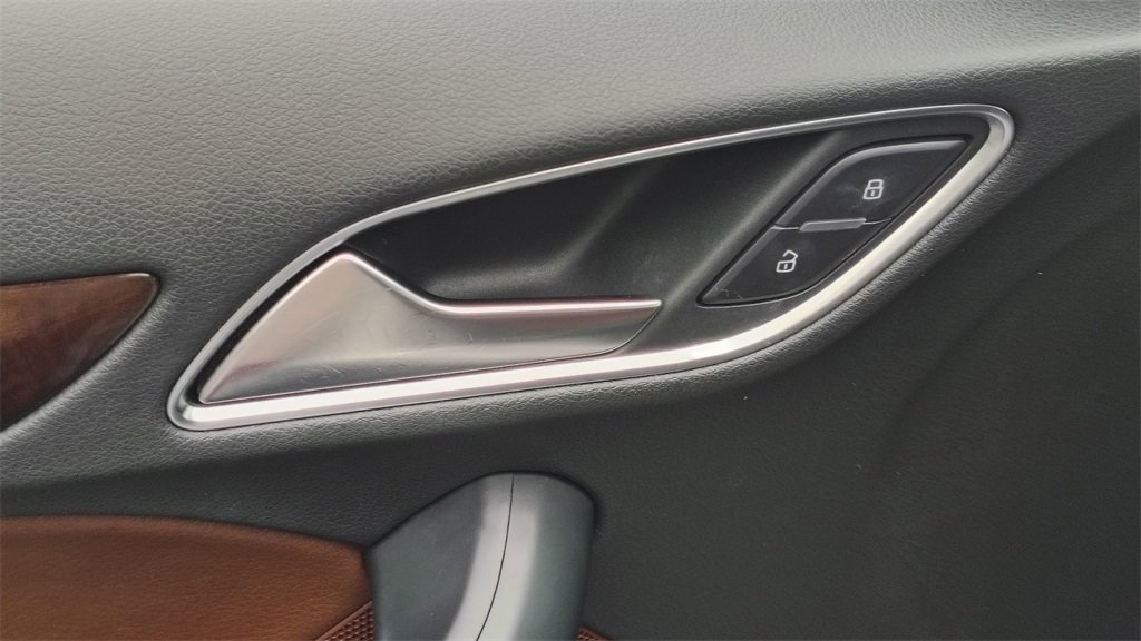 Used 2016 Audi Q3 2.0T Prestige w/ Prestige Package image 9