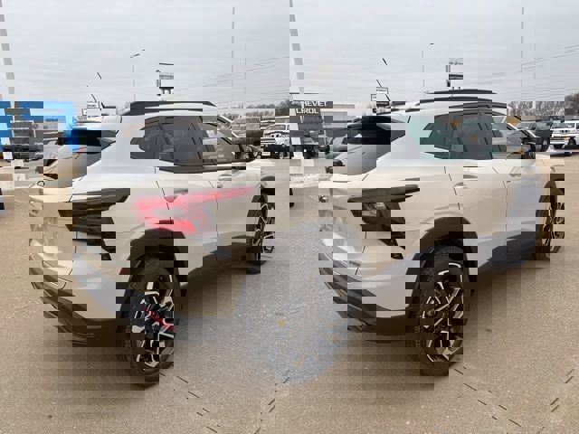 New 2026 Chevrolet Trax RS w/ Sunroof Package image 3