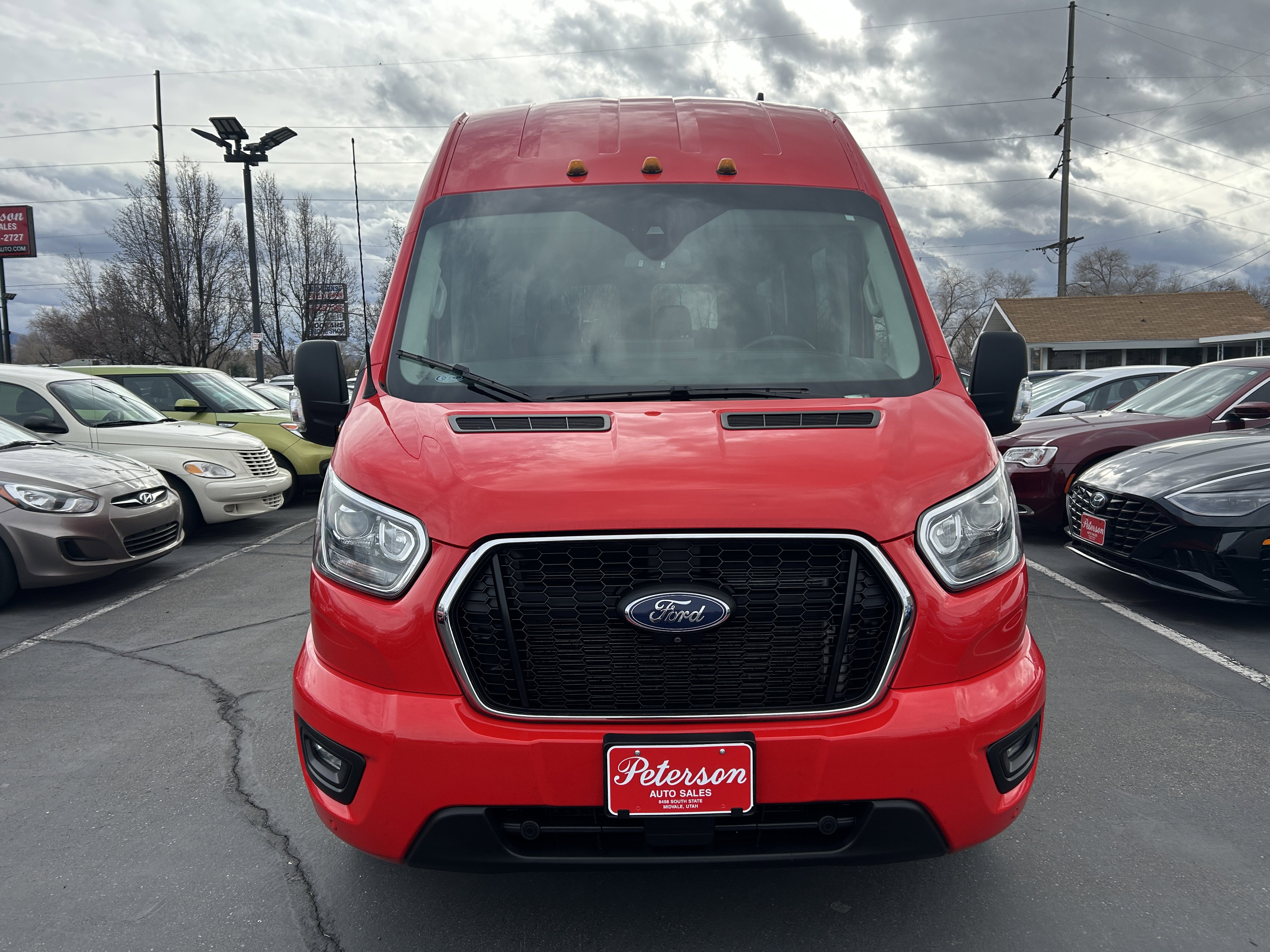 Used 2022 Ford Transit 350 XLT image 2