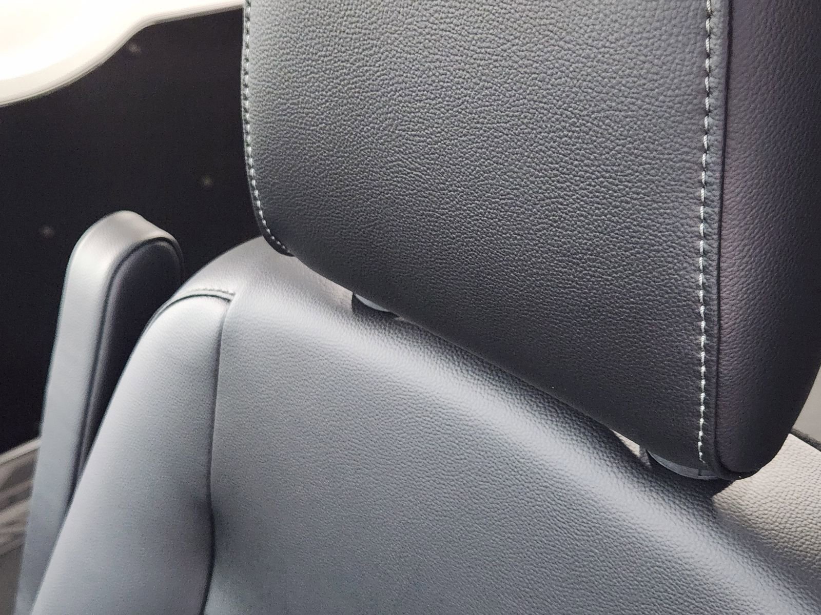 New 2025 Ford Transit 250 148 Medium Roof Extended AWD w/ Load Area Protection Package image 13