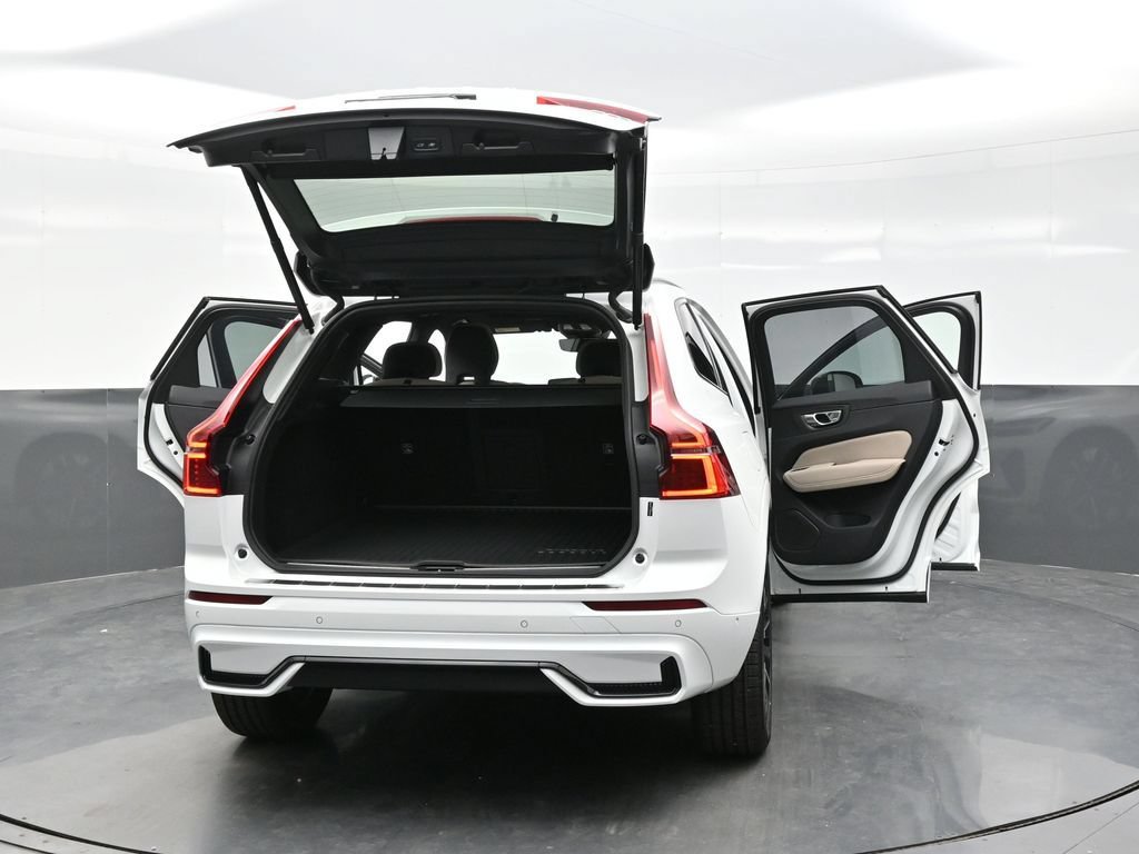 New 2026 Volvo XC60 B5 Plus w/ Climate Package PRO AWD/4WD image 42