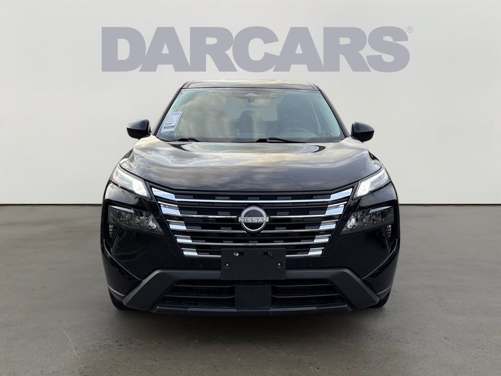 Used 2024 Nissan Rogue SV FWD image 2